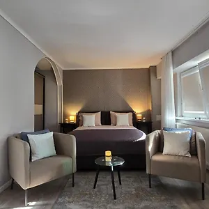 Romana Lahovary Apartment